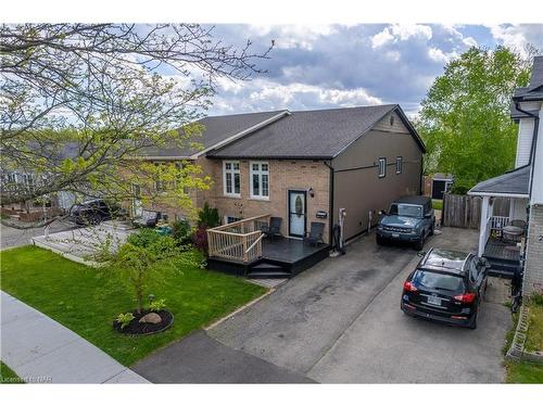 27 Mayfair Drive, Welland, ON - Outdoor