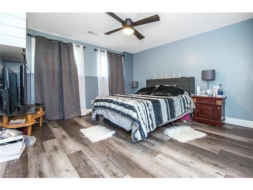 27 Mayfair Drive, Welland, ON - Indoor Photo Showing Bedroom