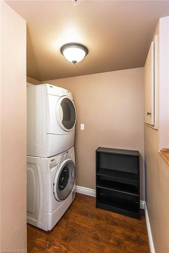 27 Mayfair Drive, Welland, ON - Indoor Photo Showing Laundry Room