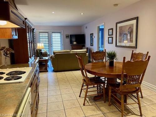 24 Metcalfe Street, Thorold, ON - Indoor Photo Showing Dining Room