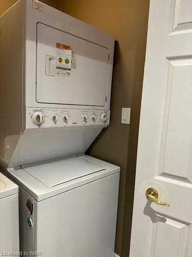 24 Metcalfe Street, Thorold, ON - Indoor Photo Showing Laundry Room