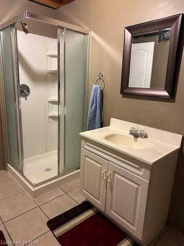 24 Metcalfe Street, Thorold, ON - Indoor Photo Showing Bathroom