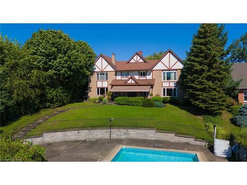 140 Lakeshore Road, Fort Erie, ON - Outdoor With In Ground Pool