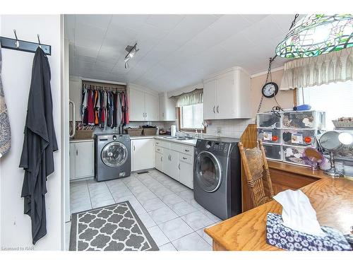 140 Lakeshore Road, Fort Erie, ON - Indoor Photo Showing Laundry Room