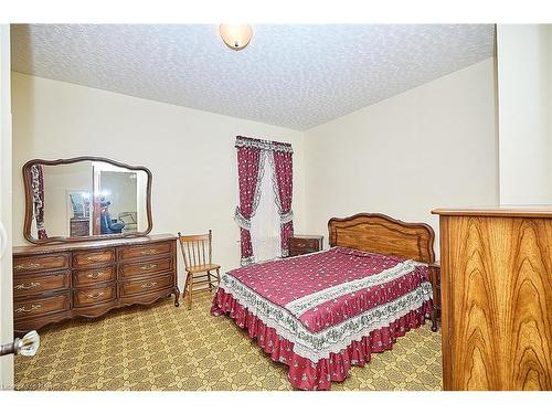 49 Myrtle Avenue, Welland, ON - Indoor Photo Showing Bedroom