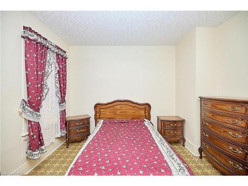 49 Myrtle Avenue, Welland, ON - Indoor Photo Showing Bedroom