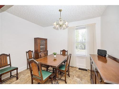 49 Myrtle Avenue, Welland, ON - Indoor Photo Showing Dining Room