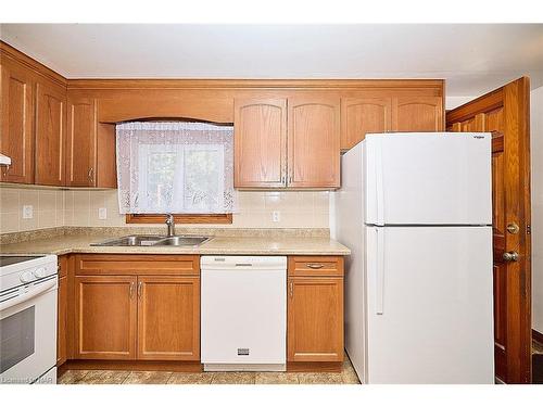 49 Myrtle Avenue, Welland, ON - Indoor Photo Showing Kitchen With Double Sink