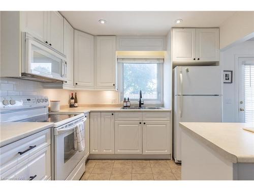 22 Tamarack Avenue, St. Catharines, ON - Indoor Photo Showing Kitchen