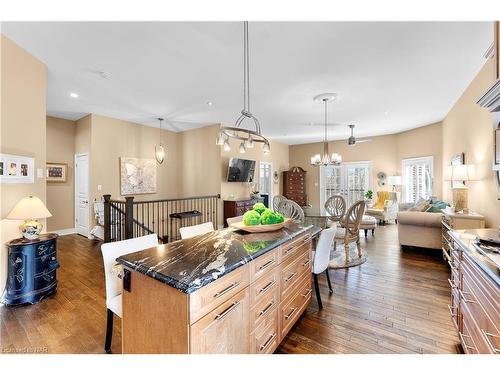 43-3232 Montrose Road, Niagara Falls, ON - Indoor Photo Showing Kitchen With Upgraded Kitchen