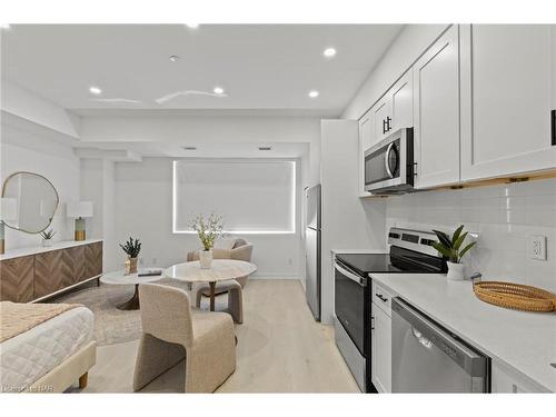 Bachelor-57 Carlisle Street, St. Catharines, ON - Indoor Photo Showing Kitchen