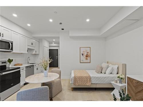 Bachelor-57 Carlisle Street, St. Catharines, ON - Indoor Photo Showing Kitchen