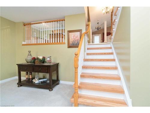 6912 Kelly Drive, Niagara Falls, ON - Indoor Photo Showing Other Room