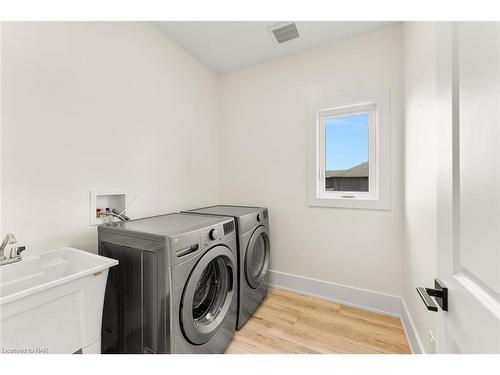 39 Alicia Crescent, Thorold, ON - Indoor Photo Showing Laundry Room