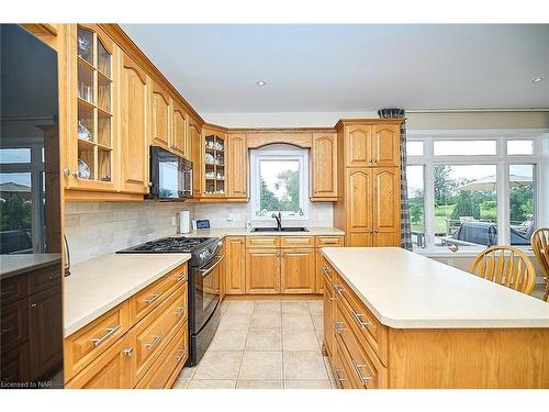 3772 Canborough Road, Lincoln, ON - Indoor Photo Showing Kitchen