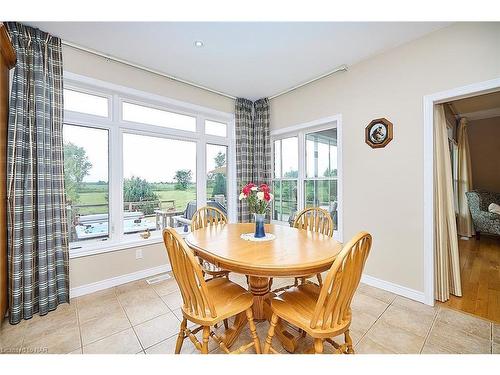 3772 Canborough Road, Fenwick, ON - Indoor Photo Showing Dining Room