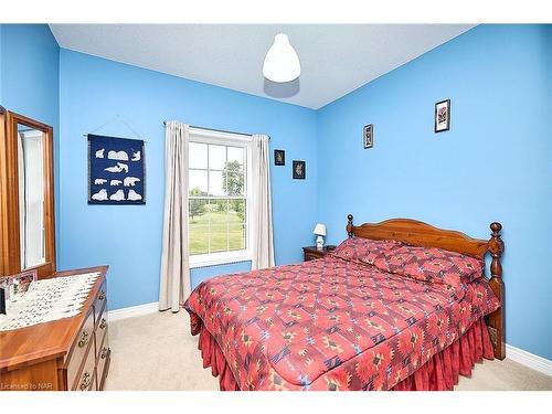 3772 Canborough Road, Lincoln, ON - Indoor Photo Showing Bedroom