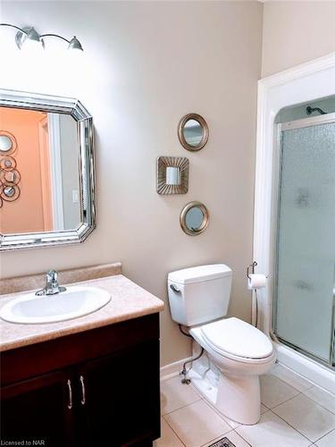 16 Trent Court, St. Catharines, ON - Indoor Photo Showing Bathroom