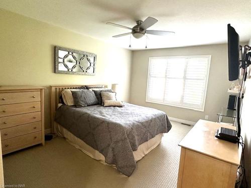 16 Trent Court, St. Catharines, ON - Indoor Photo Showing Bedroom