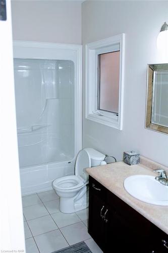 16 Trent Court, St. Catharines, ON - Indoor Photo Showing Bathroom