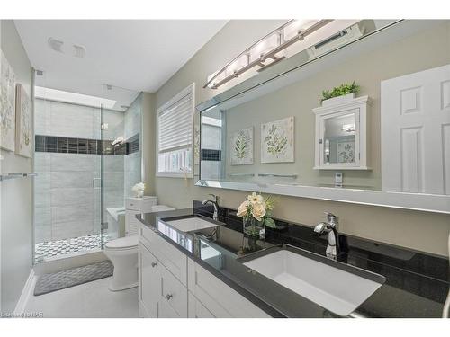 6108 Mountainside Street, Niagara Falls, ON - Indoor Photo Showing Bathroom