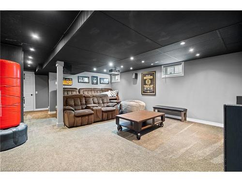 6108 Mountainside Street, Niagara Falls, ON - Indoor Photo Showing Basement