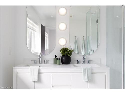 413 Queenston Road, Niagara-On-The-Lake, ON - Indoor Photo Showing Bathroom