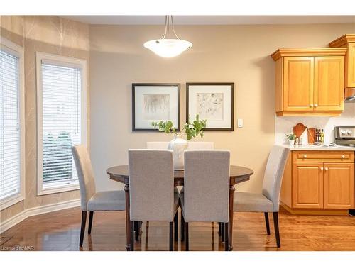 8-27 Parnell Road, St. Catharines, ON - Indoor Photo Showing Dining Room