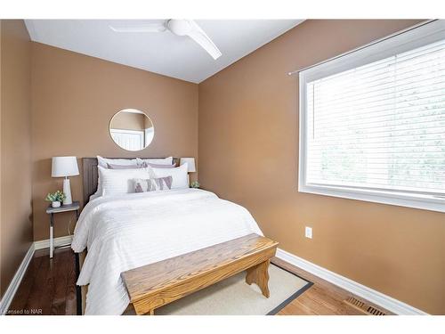 8-27 Parnell Road, St. Catharines, ON - Indoor Photo Showing Bedroom