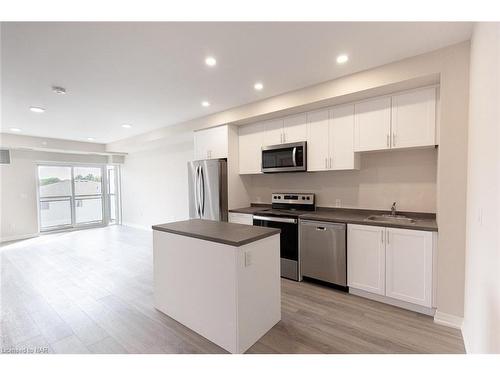 318-50 Herrick Avenue, St. Catharines, ON - Indoor Photo Showing Kitchen