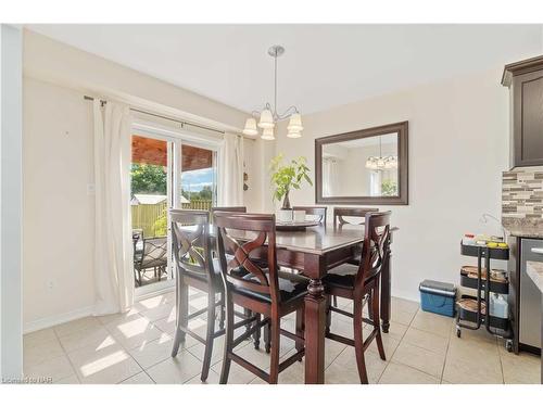 6604 Mary Drive Drive, Niagara Falls, ON - Indoor Photo Showing Dining Room