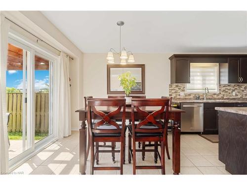 6604 Mary Drive Drive, Niagara Falls, ON - Indoor Photo Showing Dining Room