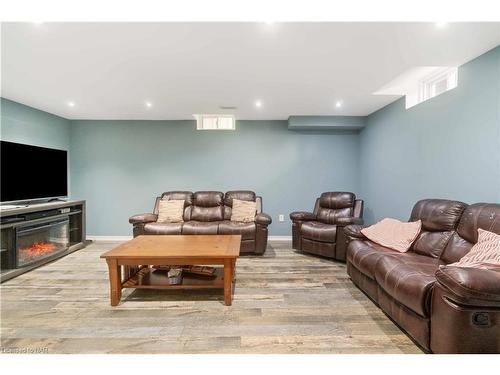 6604 Mary Drive Drive, Niagara Falls, ON - Indoor Photo Showing Basement