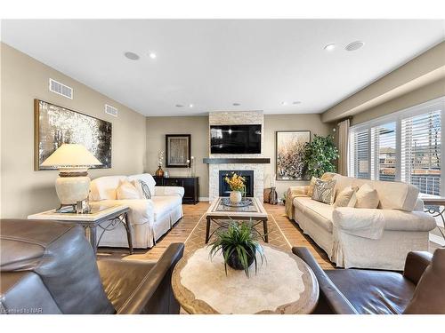 4776 Victor Drive, Niagara Falls, ON - Indoor Photo Showing Living Room With Fireplace