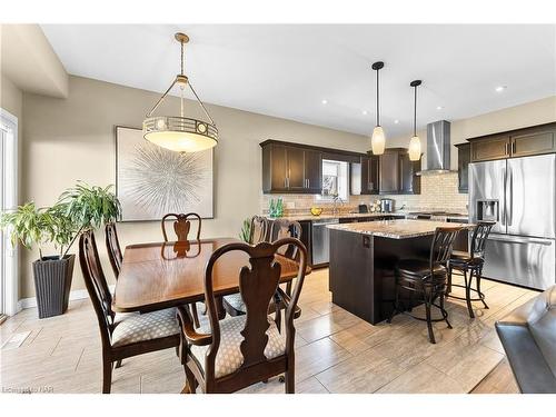 4776 Victor Drive, Niagara Falls, ON - Indoor Photo Showing Dining Room