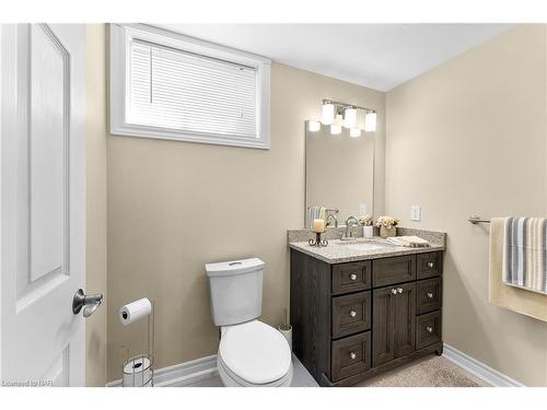 4776 Victor Drive, Niagara Falls, ON - Indoor Photo Showing Bathroom