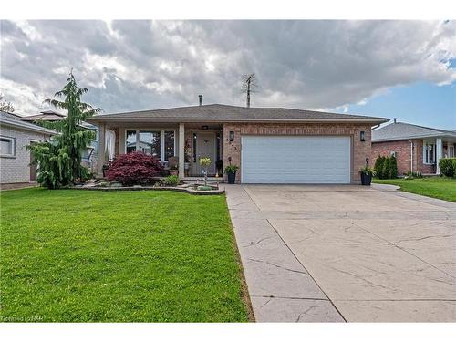 5843 Aspen Court, Niagara Falls, ON - Outdoor With Facade