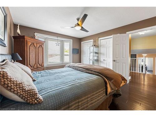 5843 Aspen Court, Niagara Falls, ON - Indoor Photo Showing Bedroom