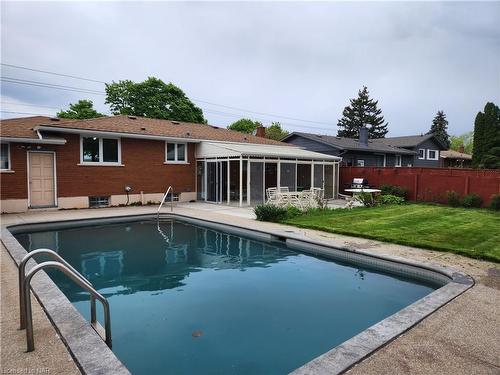 554 Lake Street, St. Catharines, ON - Outdoor With In Ground Pool