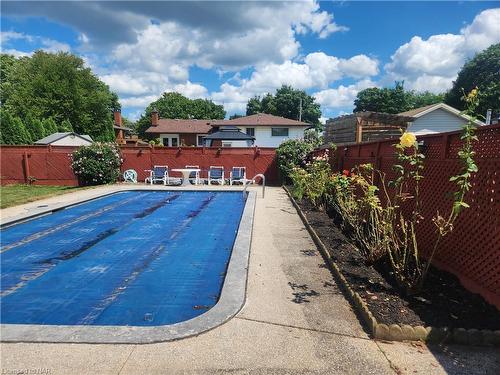 554 Lake Street, St. Catharines, ON - Outdoor With In Ground Pool