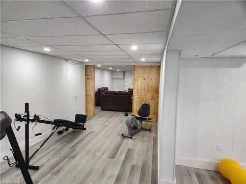 554 Lake Street, St. Catharines, ON - Indoor Photo Showing Gym Room