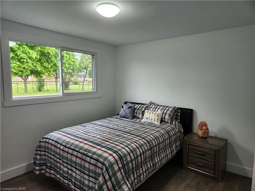 554 Lake Street, St. Catharines, ON - Indoor Photo Showing Bedroom