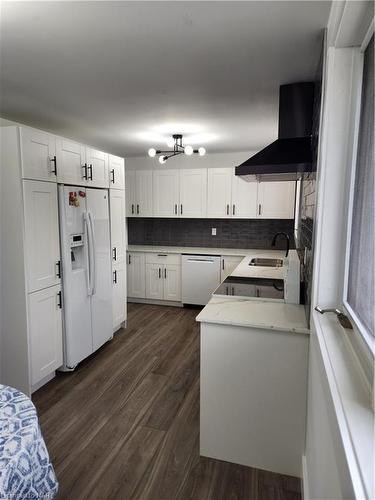 554 Lake Street, St. Catharines, ON - Indoor Photo Showing Kitchen