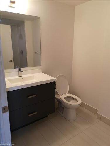 2106-50 Wellesley Street E, Toronto, ON - Indoor Photo Showing Bathroom