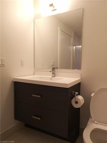 2106-50 Wellesley Street E, Toronto, ON - Indoor Photo Showing Bathroom