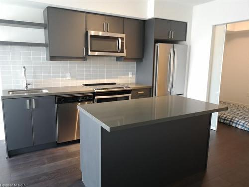 2106-50 Wellesley Street E, Toronto, ON - Indoor Photo Showing Kitchen With Upgraded Kitchen