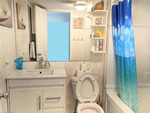 336 Schooley Road, Crystal Beach, ON - Indoor Photo Showing Bathroom