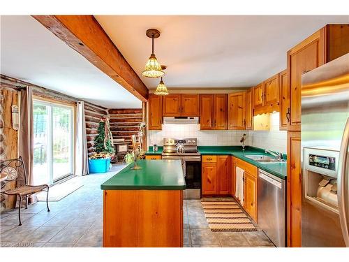 2978 Shawnee Trail, Ridgeway, ON - Indoor Photo Showing Kitchen