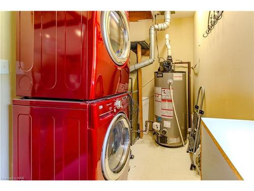 2978 Shawnee Trail, Ridgeway, ON - Indoor Photo Showing Laundry Room