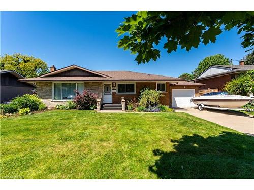 17 St. Lawrence Drive, St. Catharines, ON - Outdoor With Facade